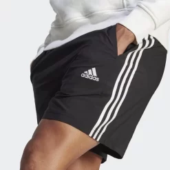 ADIDAS AEROREADY Essentials Chelsea 3-Stripes Short -Trend Kledij Verkoop aeroready essentials chelsea 3 stripes short 4